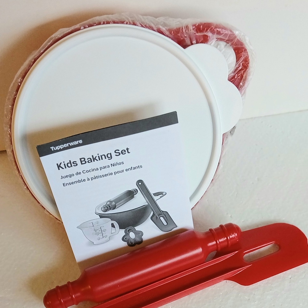 Tupperware Kids Baking Set
